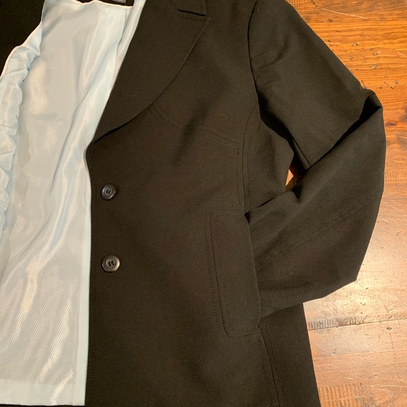 Mantles black 2 button lined blazer in excellent condition - Picture 4 of 6